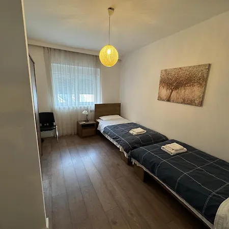Whispering Aura - Centre Appartement Tirana
