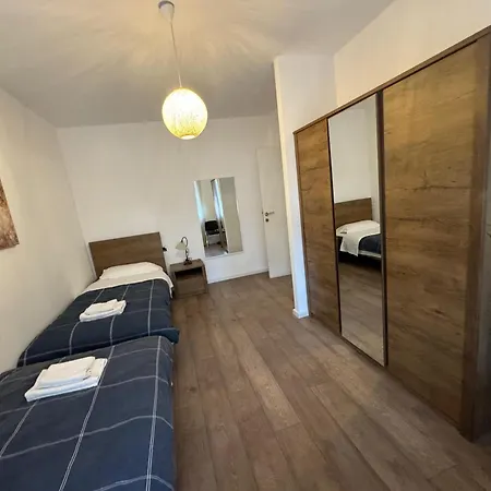 Whispering Aura - Centre Tirana